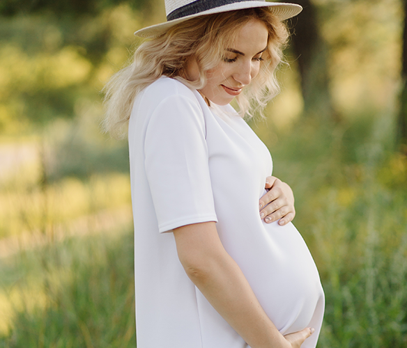 Kobieta w ciąży - suplementacja kwasem foliowym i żelazem